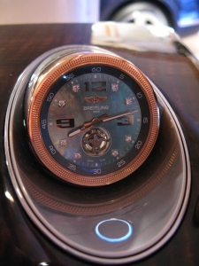 ベントレー『ベンテイガ』に装備された時計の衝撃の価格
