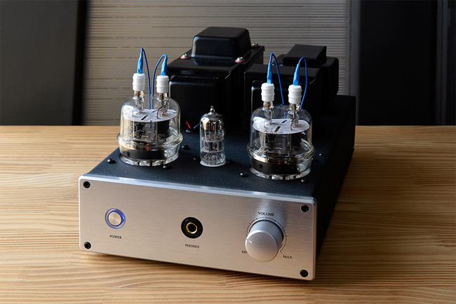 【ゴン川野のPC Audio Lab】BGM用の真空管アンプを求めて。和山通商の『FU32 Single Stereo Power ＆ HeadphonesAmp』