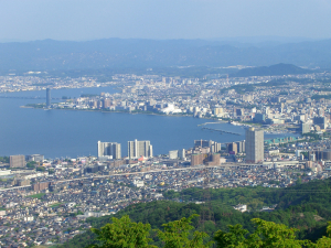 比叡山から見た琵琶湖。湖南端のほんの切れ端ぐらいでこれぐらいの大きさ。