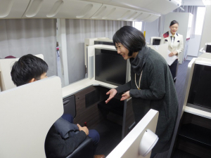 JALの客室乗務員訓練を体験！キャビンアテンダントに学ぶ「感知力・人間力」