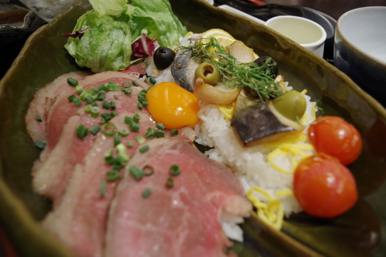 どんな味 どんぶり界の王座に君臨する茨城名物 アロエ丼 Dime アットダイム