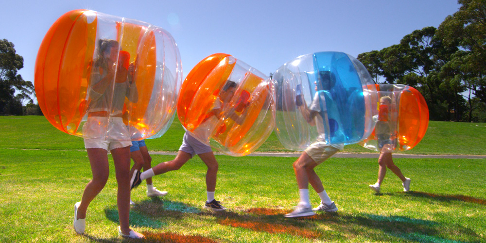 定番のスポーツや外遊びを新感覚のアクティビティーに変える バブルボール って何 Dime アットダイム