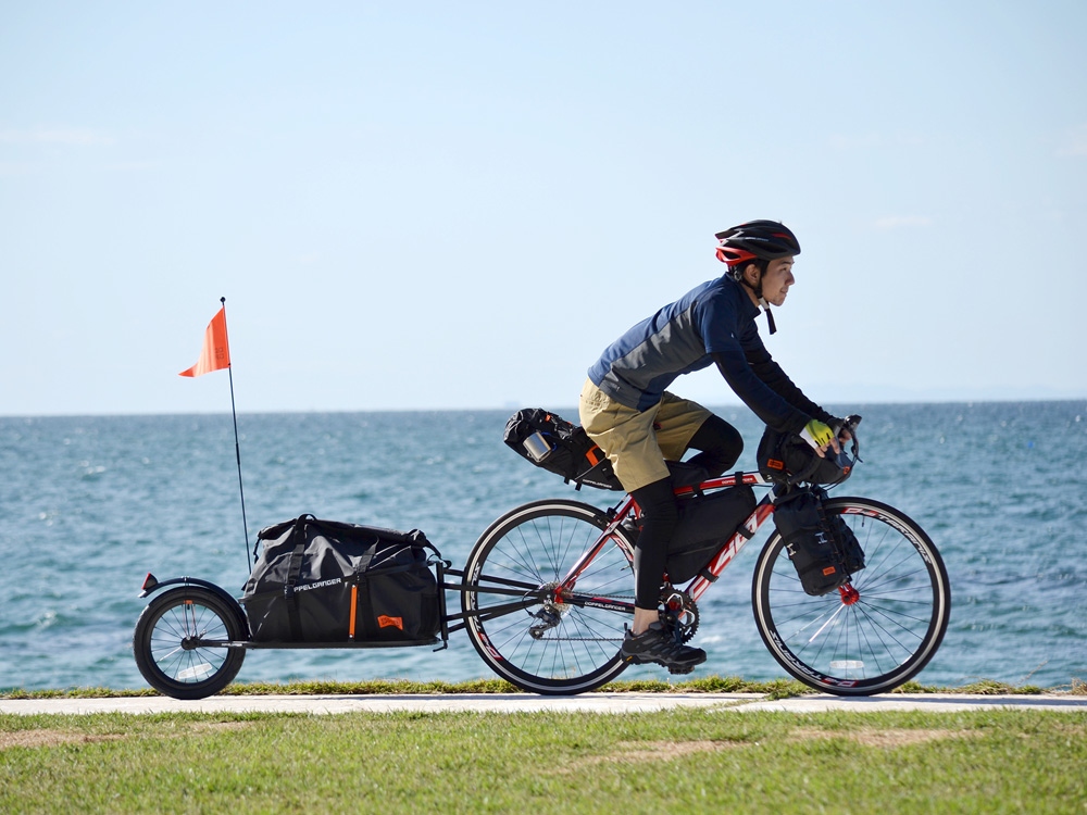 自転車旅で連泊キャンプに行ける 大型防水バッグ付きサイクルトレーラー Kuubo Dime アットダイム