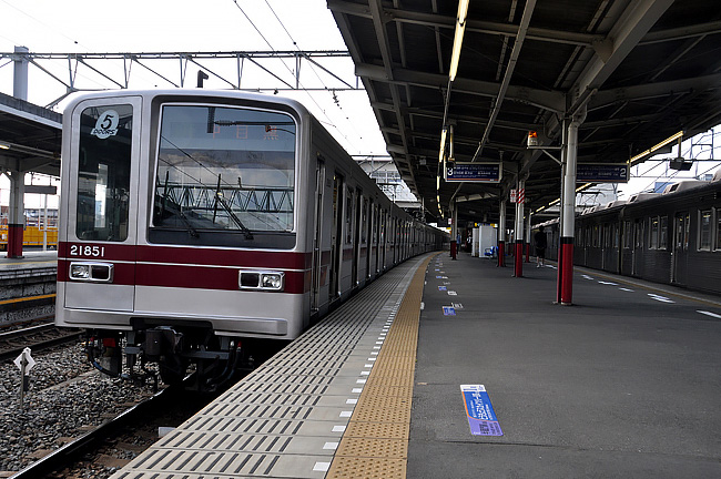 2ページ目 次のステージへと向かう東武鉄道唯一の18m車両 日比谷線第2世代車両000系 Dime アットダイム