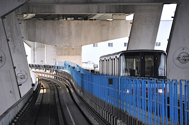 Osaka Metroなのに地下鉄ではない異色路線!?南港ポートタウン線の楽しみ方
