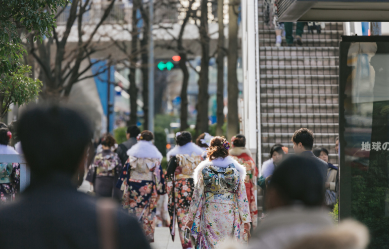 新成人500人に聞いた日本の未来 明るい は37 暗い は63 Dime アットダイム