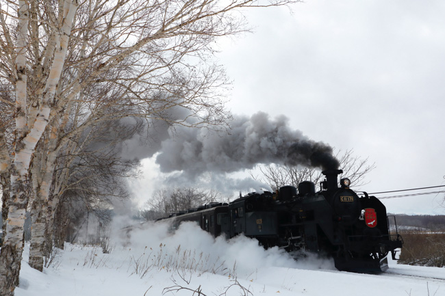 客車にダルマストーブ 冬の北海道を力走する蒸気機関車 Sl冬の湿原号 鉄道事典 Dime アットダイム