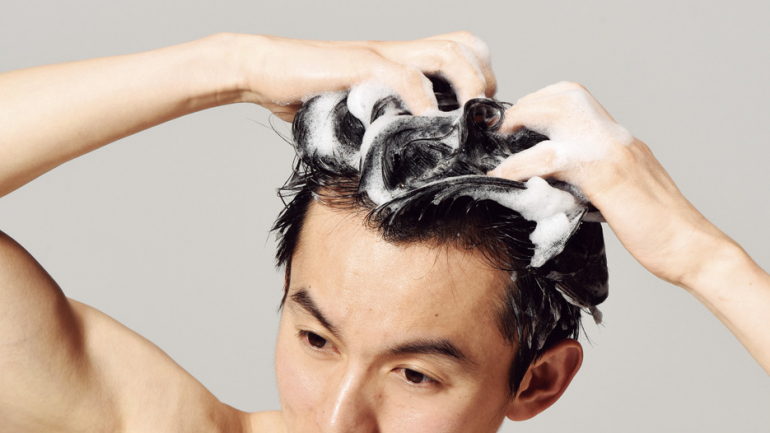 男の頭皮ケアは汚れを落として血行促進を意識することがポイント Dime アットダイム