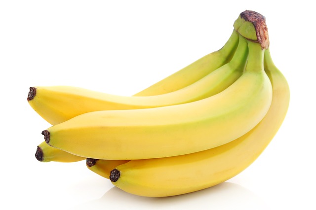 筋トレ前と筋トレ後に食べると効果アリのバナナ