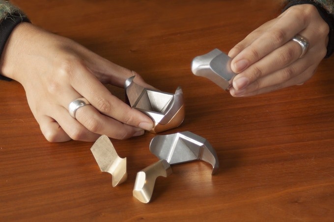見て 触れて 楽しい 重量感のあるパーツの組み立てが難しい大人のための立体パズル The Tycho Puzzle Dime アットダイム
