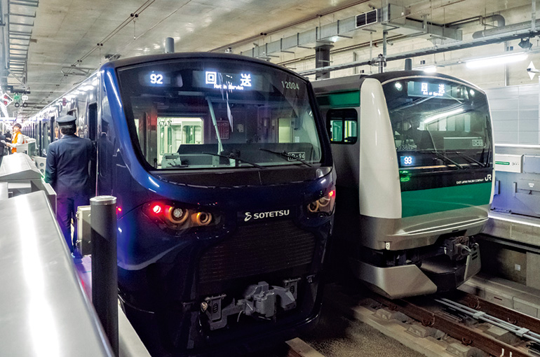 JRは埼京線用のE233系7000番台を使用する