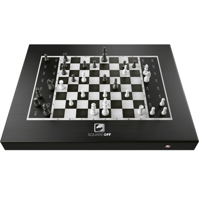 Aiやネットを介した対局を盤上で再現 自ら駒が動く Styleのチェス盤 Square Off Dime アットダイム