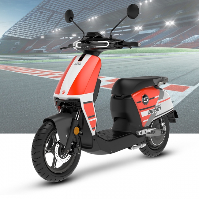 ドゥカティのスクーターも 近未来的でカッコいいsuper Socoの電動バイク5選 Dime アットダイム