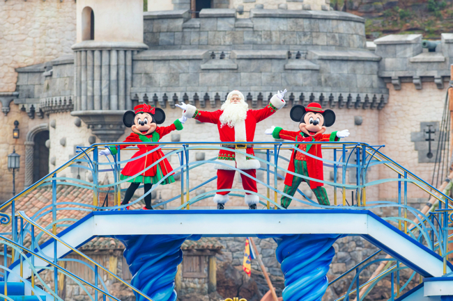 待望のクリスマスシーズン到来 東京ディズニーランドのお土産 見どころ 特別メニューをチェック Dime アットダイム