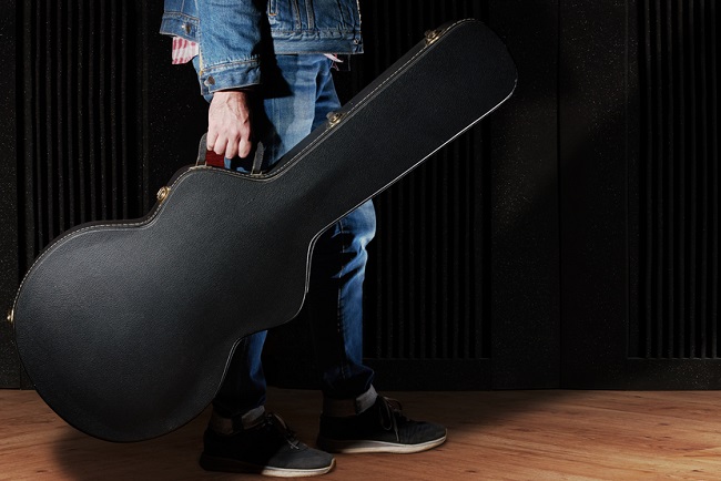 種類 強度 持ち運びやすさ 選び方のポイントを解説 大切なギターを守る ギターケース おすすめ5選 Dime アットダイム