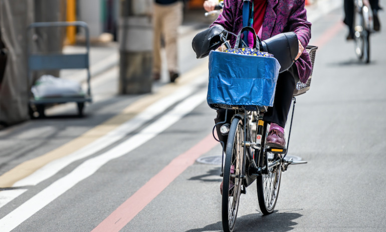 4割が 歩行者がいなければ歩道を走行する なぜ道路交通法を守る自転車利用者は増えないのか Dime アットダイム