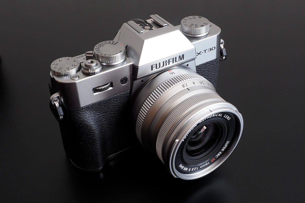 FUJIFILM XF18mmF2 単焦点レンズ　富士フイルム　レンズ
