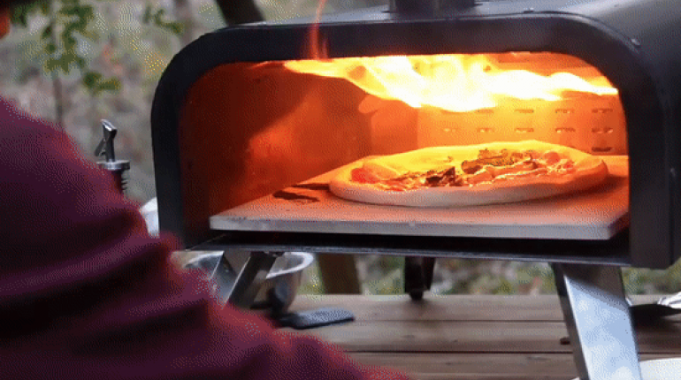 窯内温度は400 以上 庭やキャンプ場で本格的なピザ作りを楽しめる軽量ポータブルピザ窯 窯焼名人 Dime アットダイム