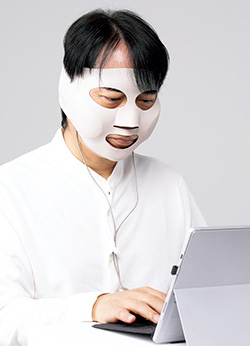 パナソニック『マスク型イオン美顔器 イオンブースト』