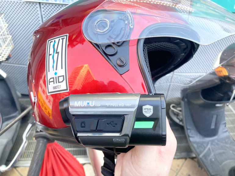 フロントもリアも1080Pで撮影！事故映像を確実に記録するヘルメット 