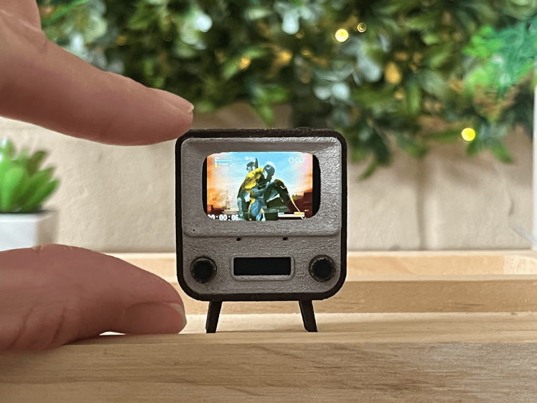 TinyTV DIYキット　ドールハウスサイズで動画がカラー映る　完成品