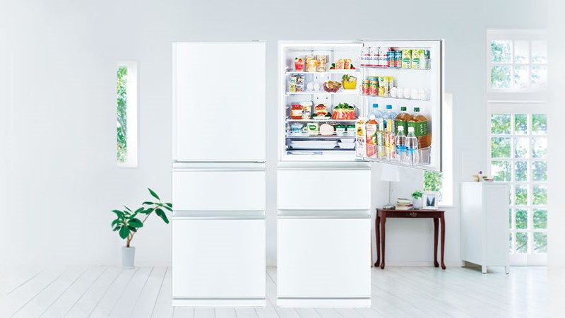 三菱電機が小物の収納に便利なフリーケースを搭載した3ドア冷凍冷蔵庫