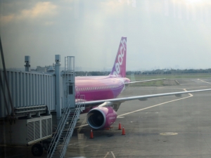 台北・桃園国際空港の第1ターミナルに到着。