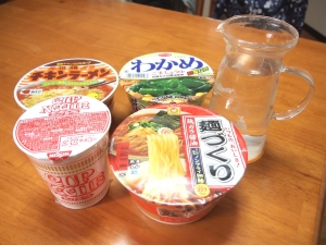 災害に備える！カップラーメンを水で作るとどうなるかを検証