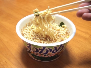 災害に備える！カップラーメンを水で作るとどうなるかを検証