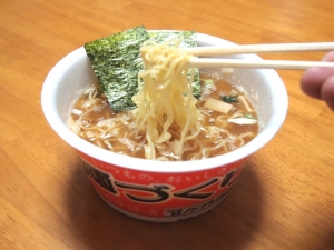 災害に備える！カップラーメンを水で作るとどうなるかを検証