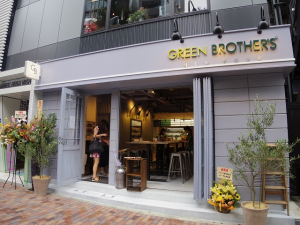 サラダなのにがっつり飯!?「GREEN BROTHERS」のサラダは驚きのボリューム感