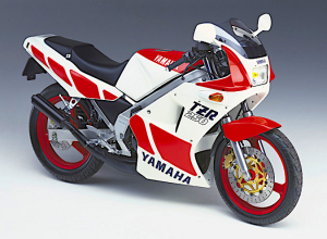 なぜ'80年代に250cc４気筒レーサーレプリカが生まれ、みな熱狂したのか？