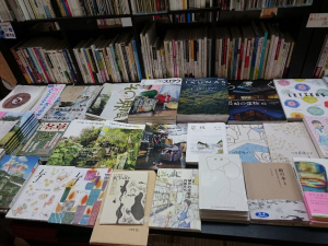 京都の人気書店『レティシア書房』の店主に聞く“幸せな生き方”のヒントになる本