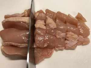 【5分でできるおつまみレシピ】鶏むね肉のわさびマヨ和え