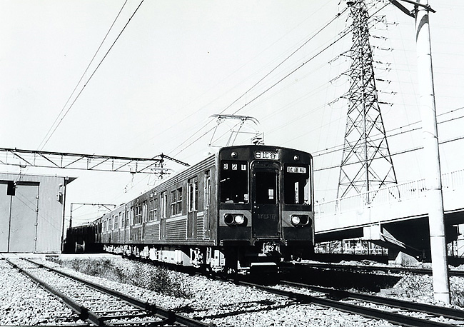 47年の歴史に幕を閉じた都営新宿線の初代車両「10-000形」の生涯を振り返る｜@DIME アットダイム