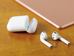 アップル『AirPods with Wireless Charging Case』