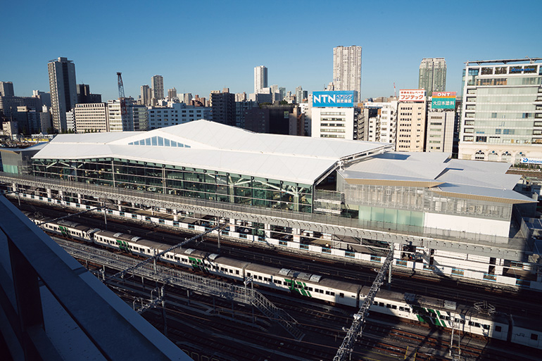 駅東側