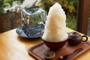 かき氷シロップの味は全部同じ?!なぜ違う味のように感じるのか?|@DIME アットダイム