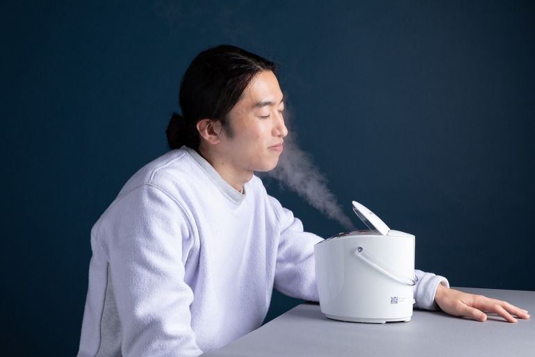 肌はもちろん髪の毛先までケアできる！パナソニックの「スチーマー
