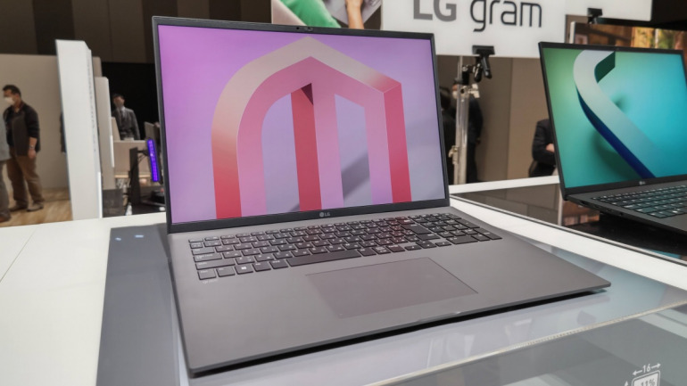 LG gram 16インチ Core i7/16GB/1TB 2022年モデル LG 2022 Gram 16 2