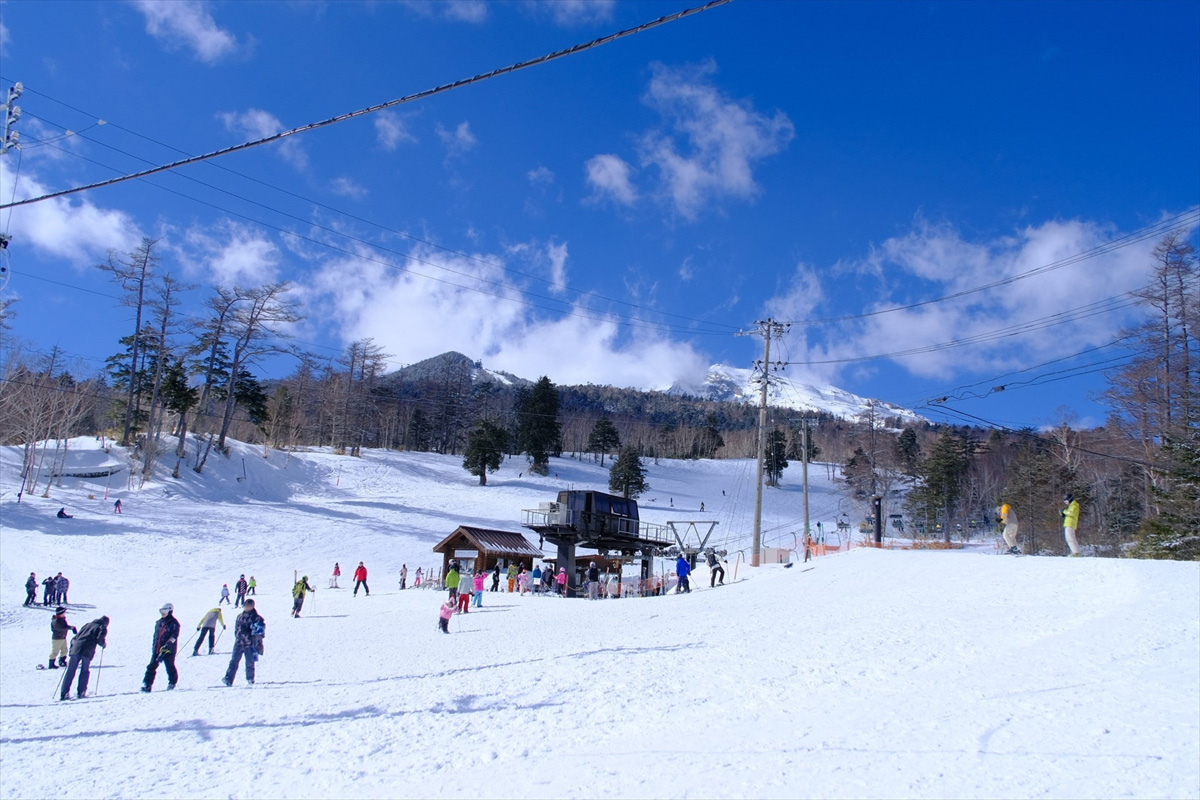 【カブガールが行く】駆け上がるような感覚がたまらない！新感覚の電動スノーバイク「e-SNOW BIKE」｜@DIME アットダイム