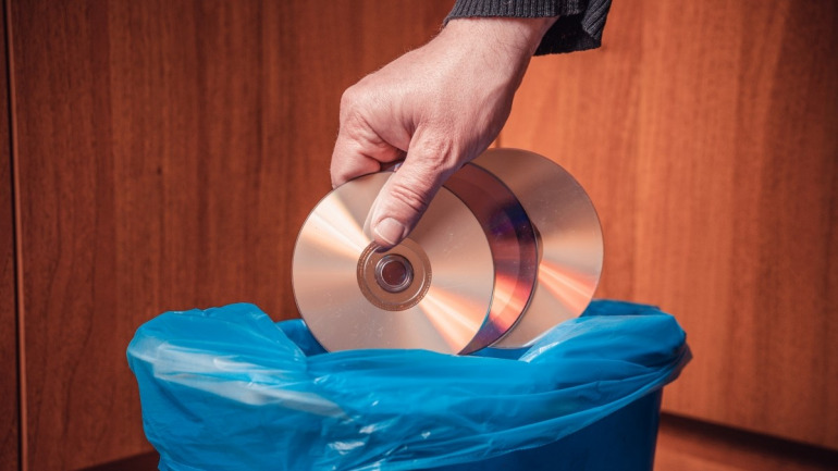 ゴミ。 [CD] 燃えるゴミ？燃えないゴミ？意外と知らないCDの正しい捨て方