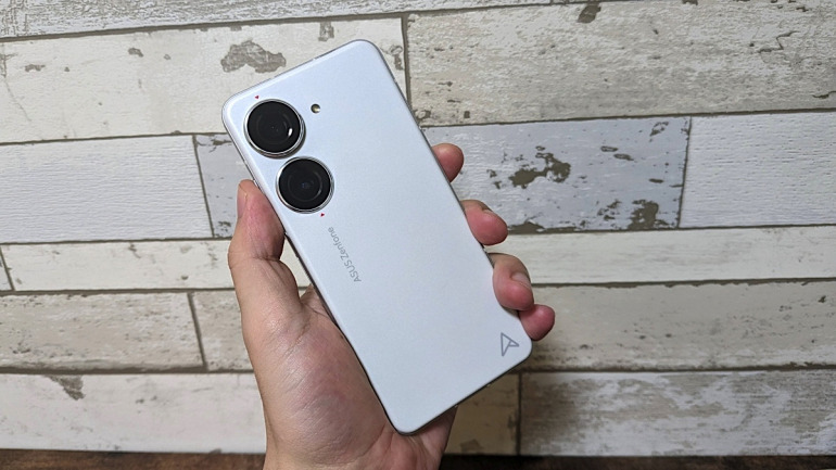 慣れたら手放せなくなる4インチ、5インチの小型スマホ、どんな 慣れたら手放せなくなる4インチ、5インチの小型スマホ、どんな
