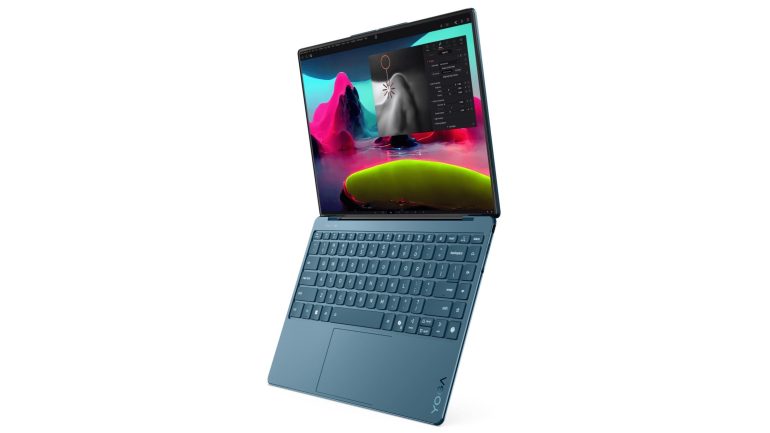 レノボが画面占有率98％のカメラアンダーディスプレイを搭載したノートPC「Yoga Slim 9i Gen 10」を発表