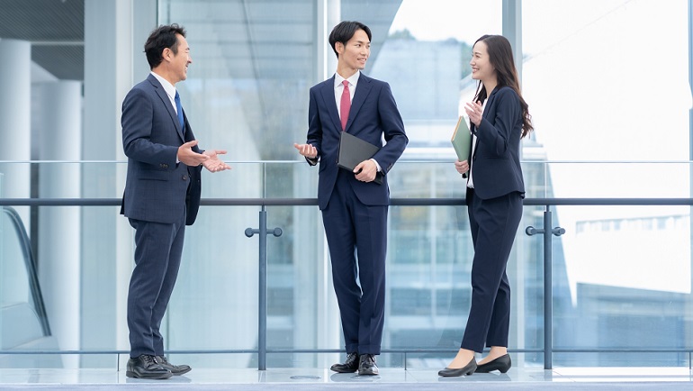 フラットな職場のイメージ