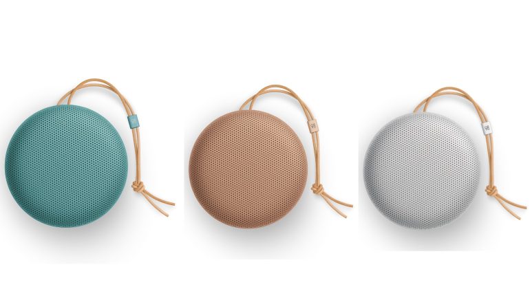 ミニマリストの美学と先進的な音響技術が調和したBang&Olufsenのラウンド型スピーカー「Beosound A1」3rd Genモデル