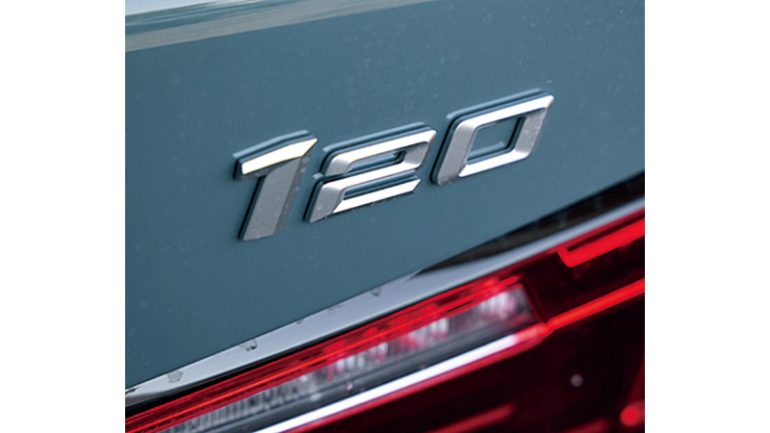 BMW『120』