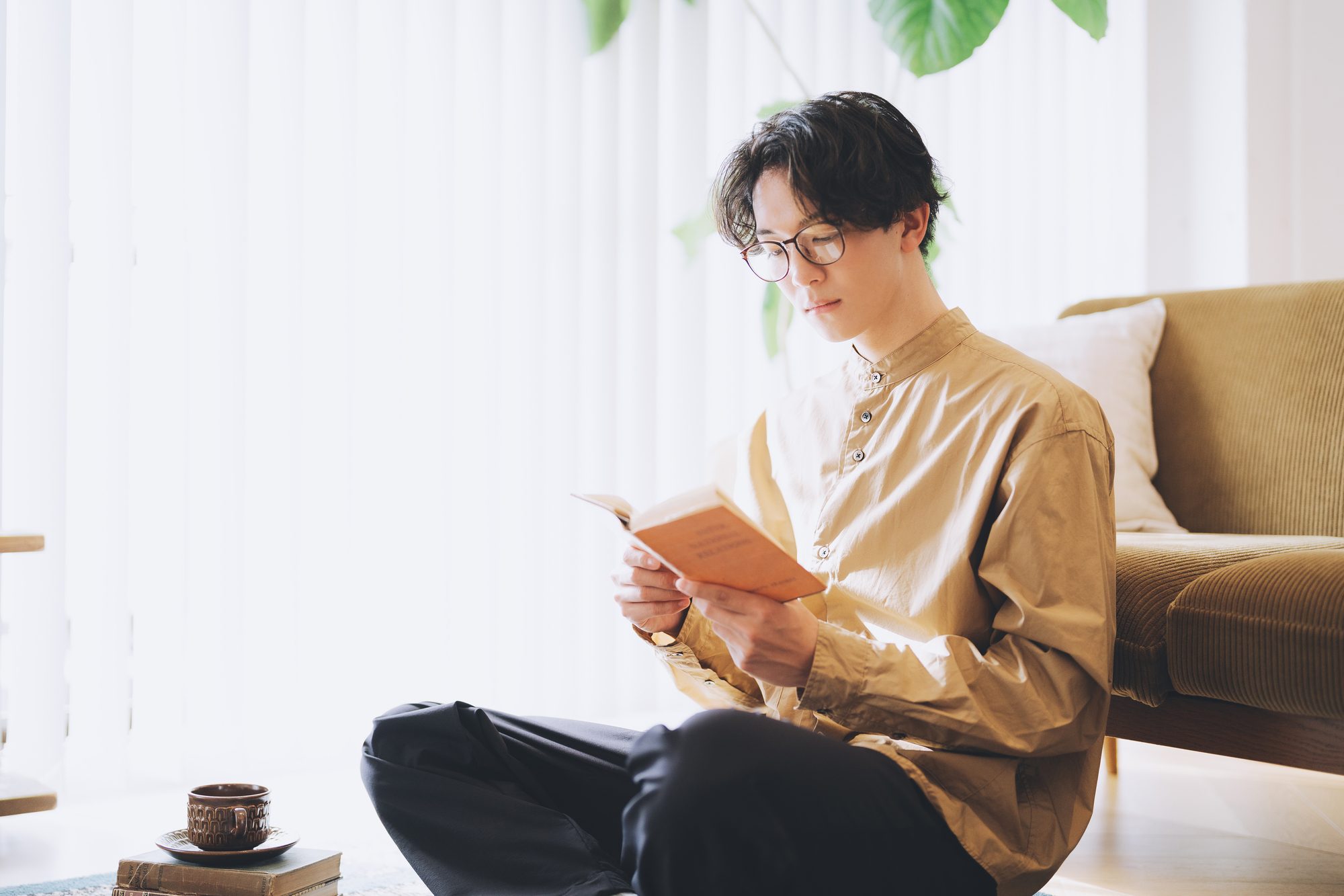 読書をする人物