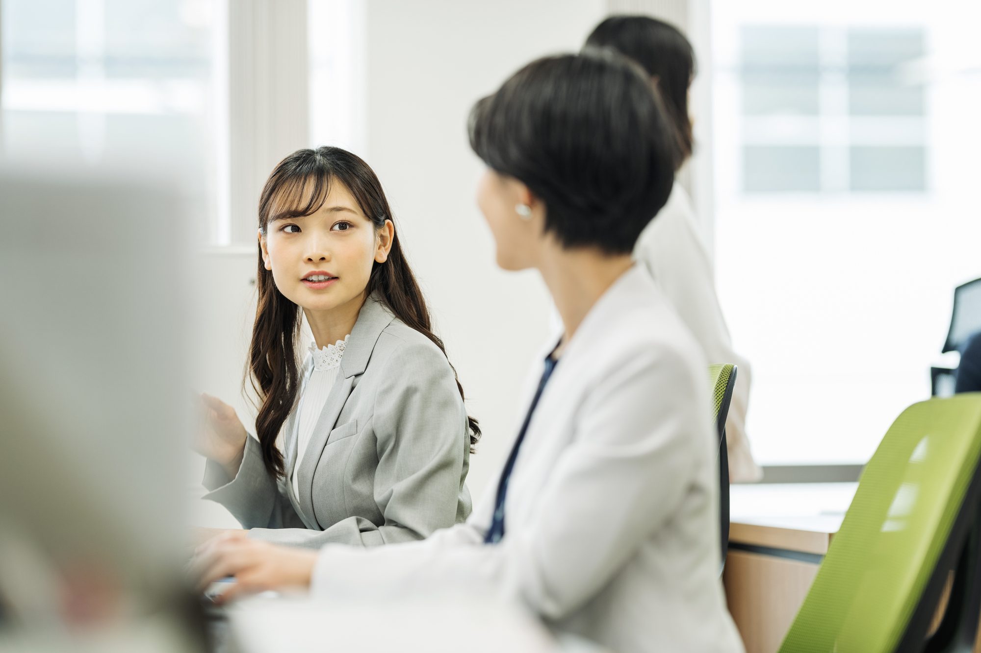 オフィスでのコミュニケーション