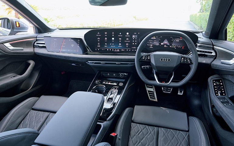 アウディ『A5 アバント TFSI クアトロ』